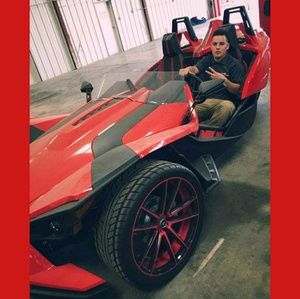 Meet your Posher, Victor